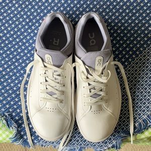 ON Running The Roger Advantage Shoe size 10